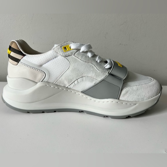 Burberry Suede, Vintage Check and Leather Man’s Sneakers - Picture 5 of 16